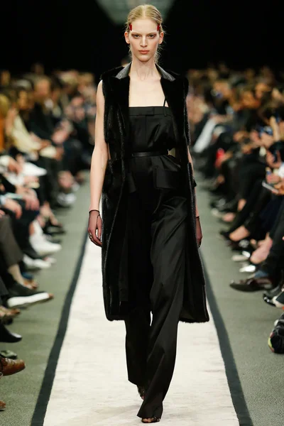 Look 43